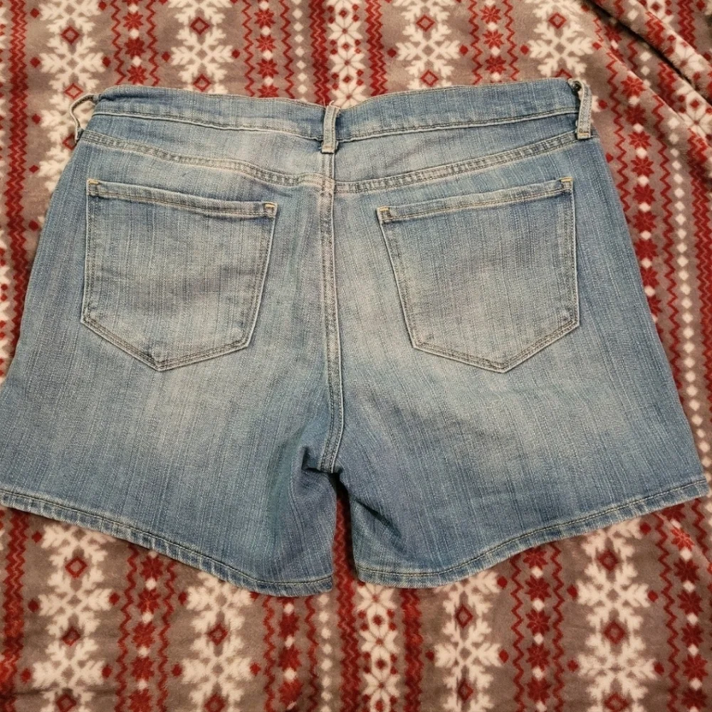 **bundle of 2** Old Navy Womens Size 8 Jean Denim Shorts - Picture 5 of 10
